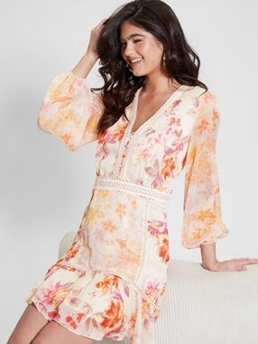 Beautifully Detailed Guess Floral V-Neck Ruffle Mini Dress